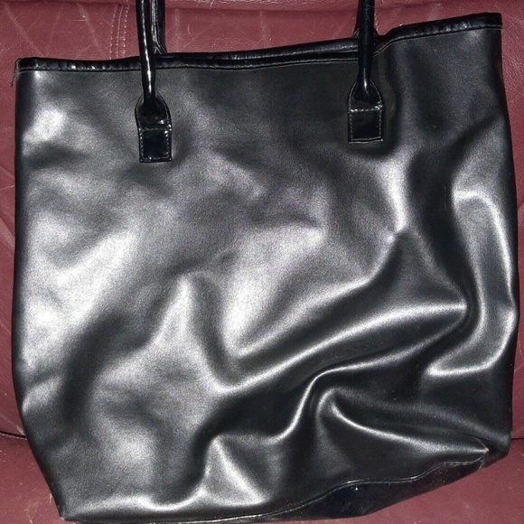 Estée Lauder Black Faux Leather Snakeprint detail tote 15” x 12” x 4” - Picture 4 of 5